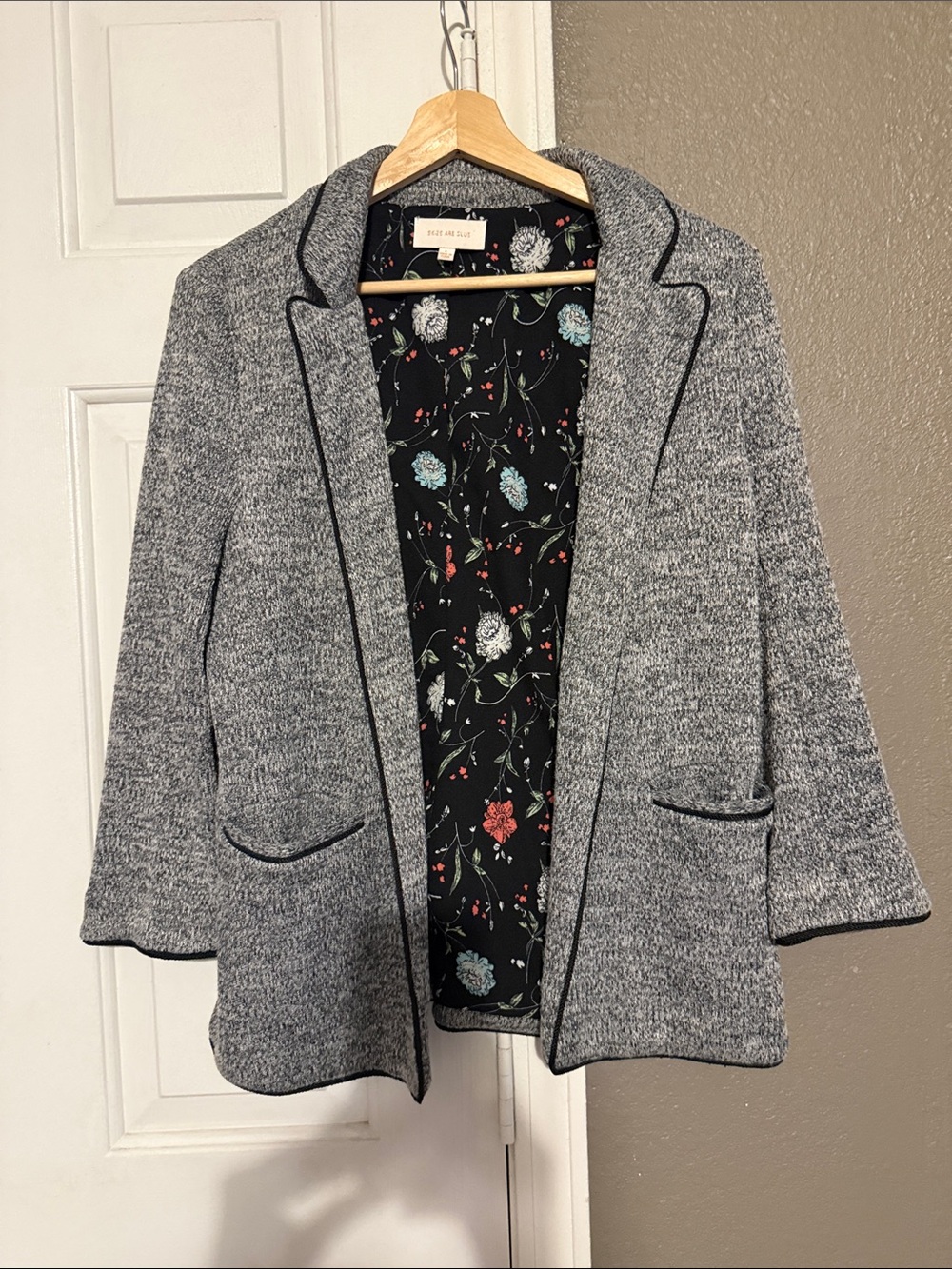 Skies Are Blue-Gray Knit Blazer with Floral Lining